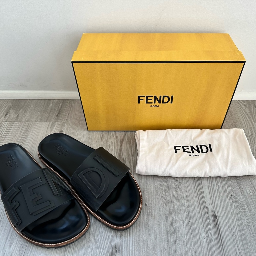 Fendi slides Size 11